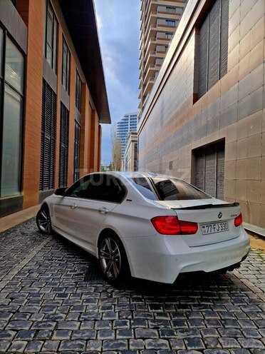 BMW 330e-3