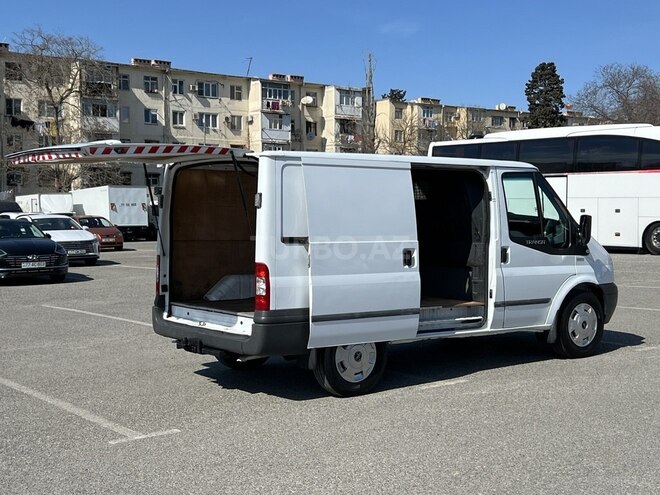 Ford Transit-7