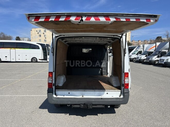 Ford Transit-6
