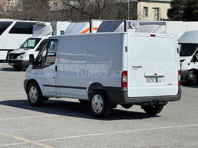 Ford Transit-5