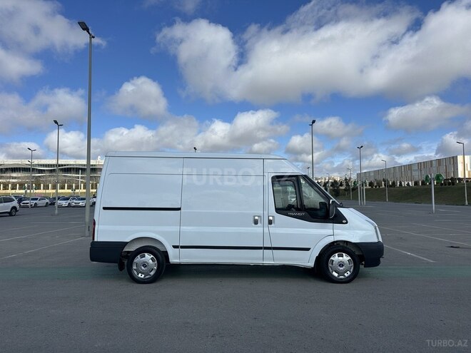 Ford Transit-4