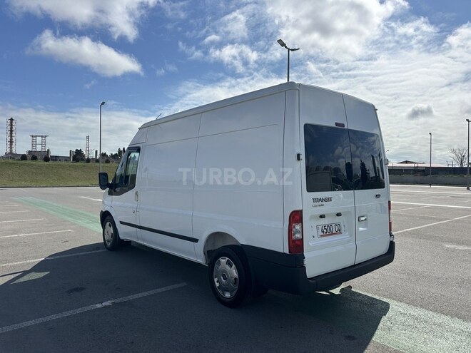 Ford Transit-7