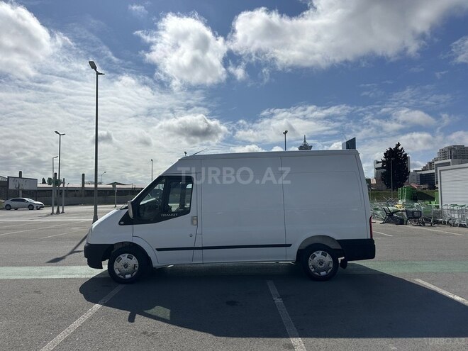 Ford Transit-8