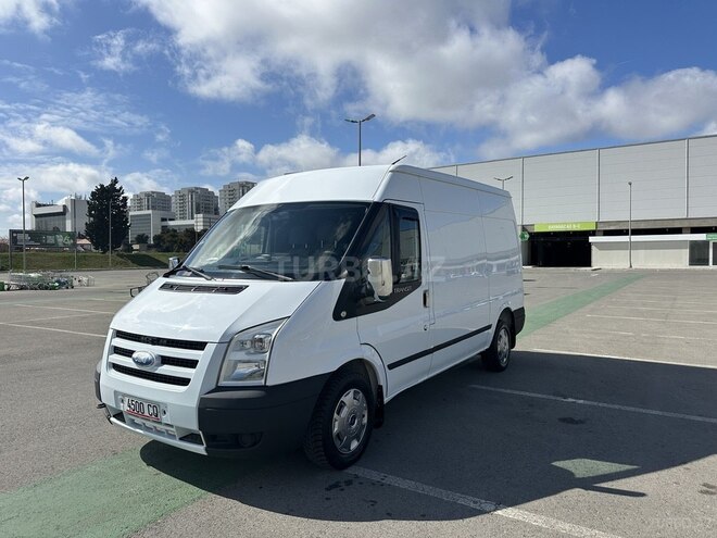 Ford Transit-9