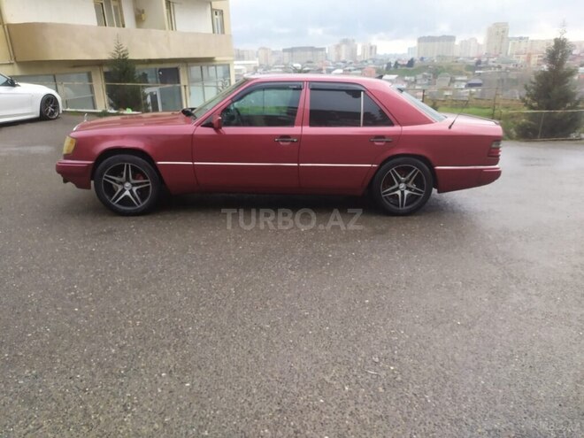 Mercedes E 220 1994, 263,632 km - 2.2 л - Ağstafa
