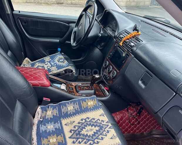 Mercedes ML 270 4MATIC 2003, 581,000 km - 2.7 л - Bakı