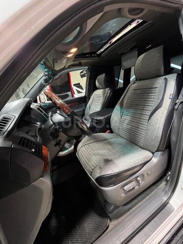 Toyota Land Cruiser Prado-13