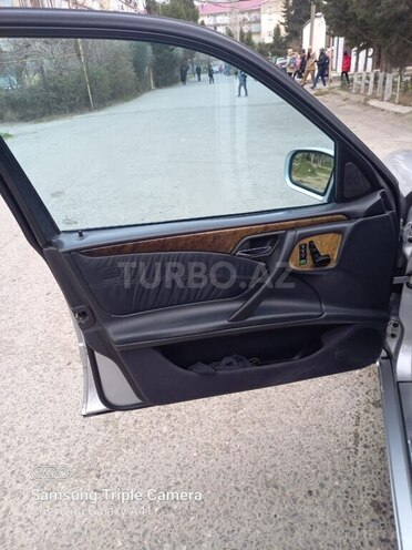 Mercedes E 240 1999, 237,000 km - 2.4 l - Sumqayıt