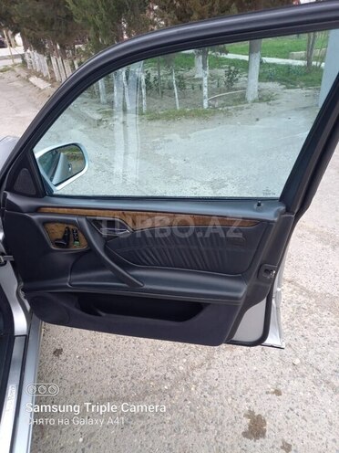 Mercedes E 240 1999, 237,000 km - 2.4 l - Sumqayıt
