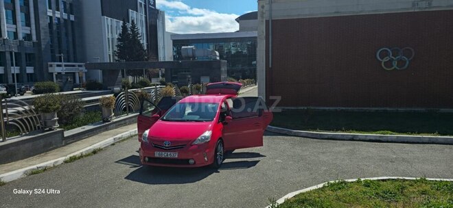 Toyota Prius V 2015, 199,723 km - 1.8 л - Bakı