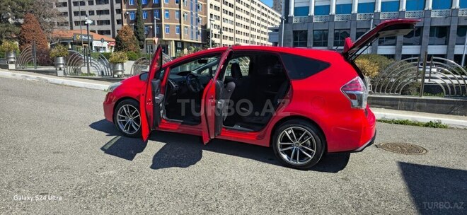Toyota Prius V 2015, 199,723 km - 1.8 л - Bakı