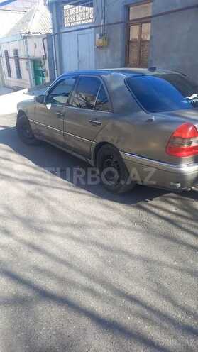 Mercedes C 220 1995, 124,678 km - 2.2 l - Gəncə