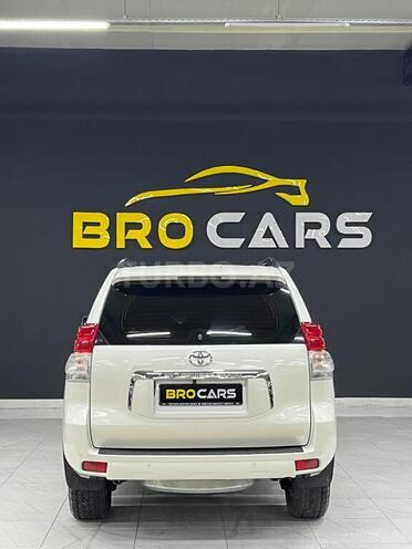Toyota Land Cruiser Prado-5