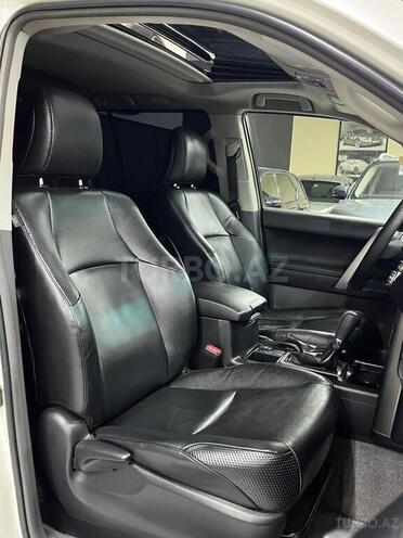 Toyota Land Cruiser Prado-22