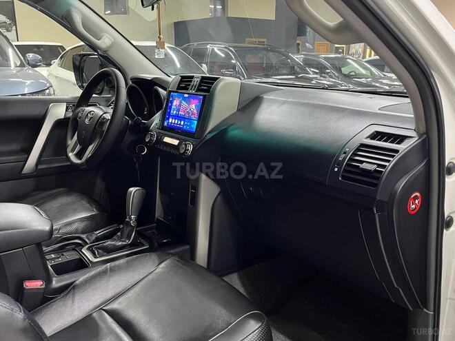 Toyota Land Cruiser Prado-12