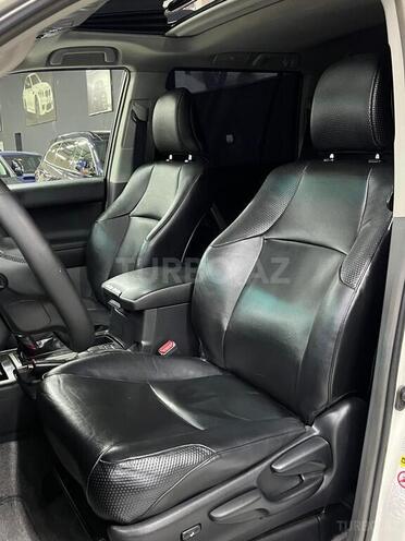 Toyota Land Cruiser Prado-23