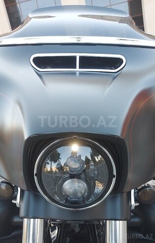 Harley-Davidson FLHX Street Glide-16