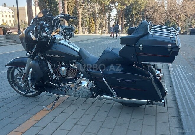 Harley-Davidson FLHX Street Glide-7