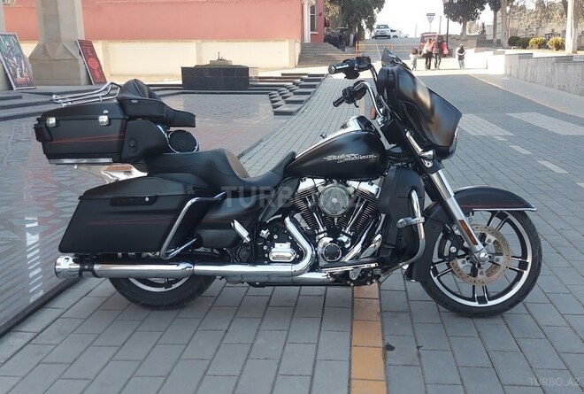 Harley-Davidson FLHX Street Glide-3