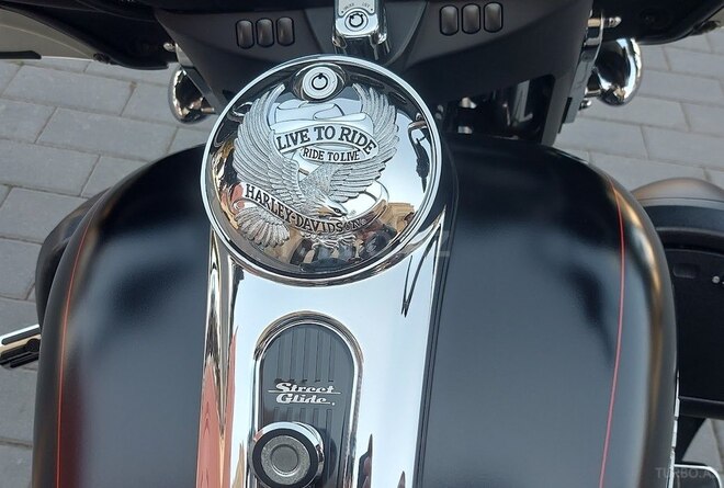 Harley-Davidson FLHX Street Glide-14