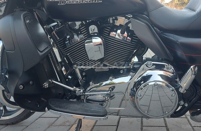 Harley-Davidson FLHX Street Glide-15