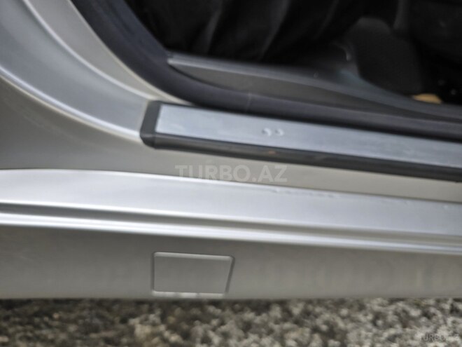 Mercedes E 240 2000, 142,000 km - 2.4 l - Qazax