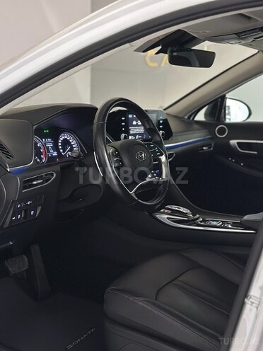 Hyundai Sonata-12