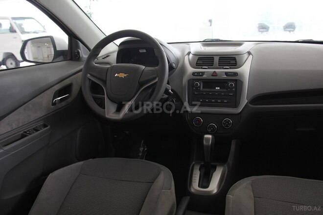 Chevrolet Cobalt-12