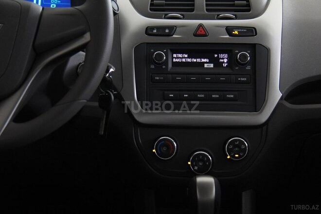 Chevrolet Cobalt-13