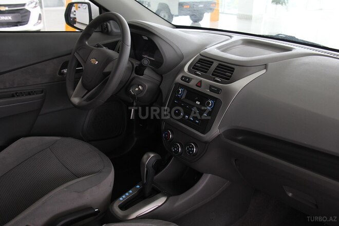 Chevrolet Cobalt-17