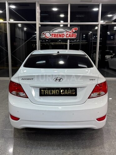 Hyundai Accent-9