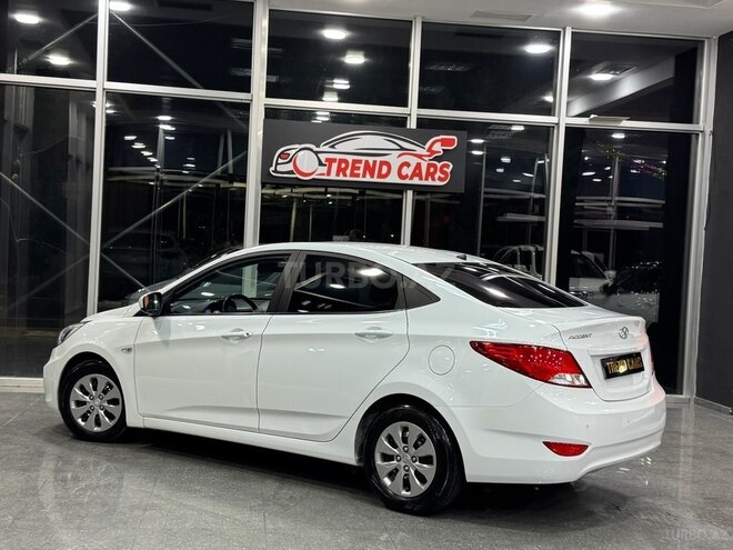 Hyundai Accent-5