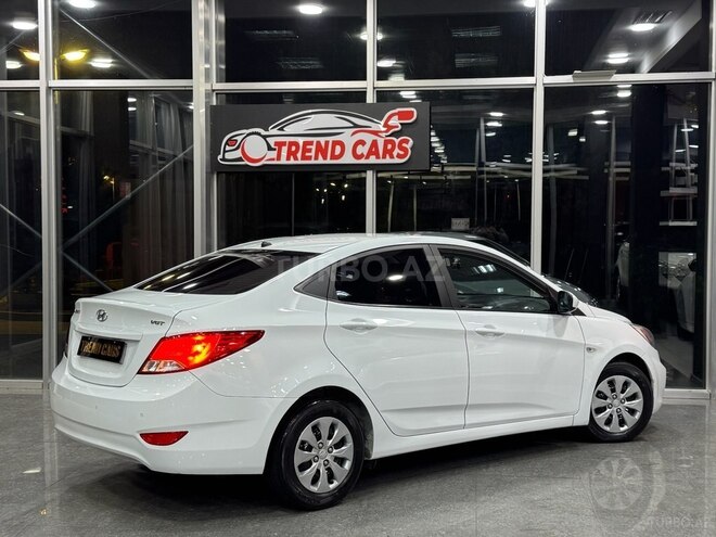 Hyundai Accent-6