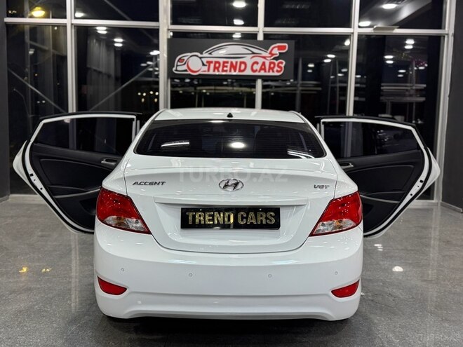 Hyundai Accent-10