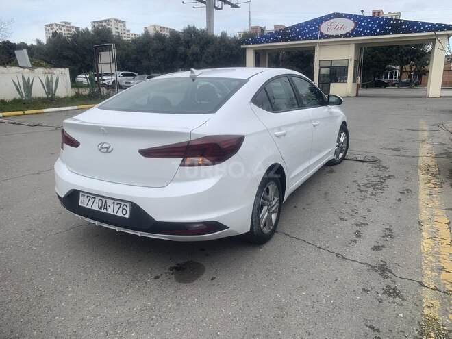 Hyundai Elantra-5