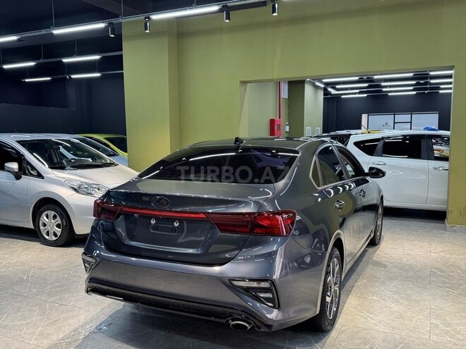 Kia Cerato-5