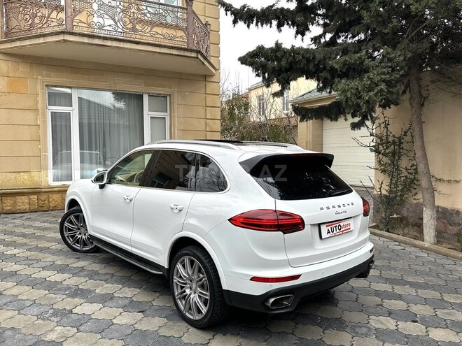 Porsche Cayenne-7