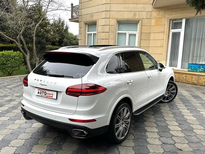 Porsche Cayenne-8