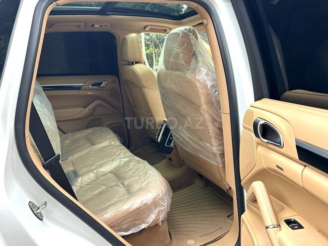 Porsche Cayenne-14