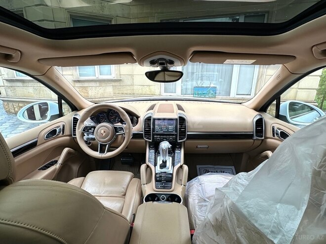 Porsche Cayenne-12