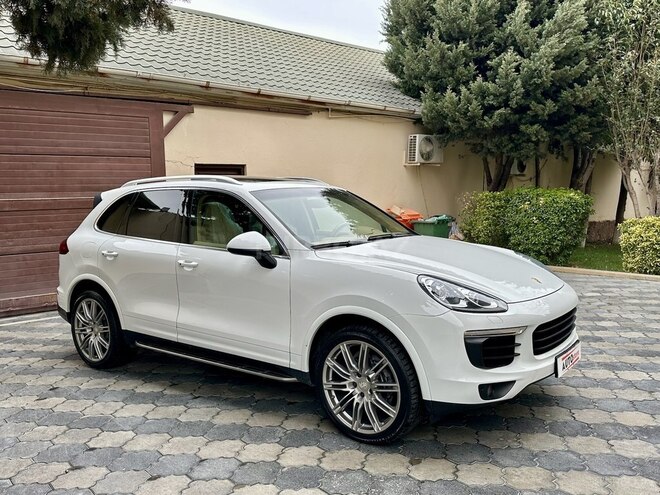 Porsche Cayenne-4
