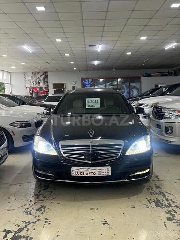 Mercedes S 320-1