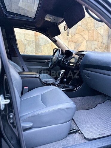 Toyota Land Cruiser Prado-16