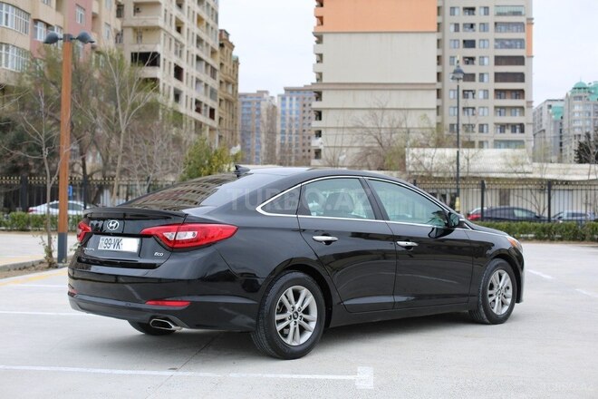 Hyundai Sonata-6