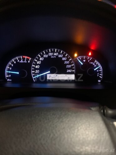 Toyota Camry-13