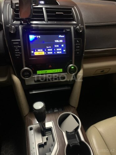 Toyota Camry-11