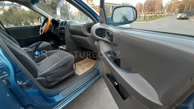 Hyundai Santa Fe 2001, 279,307 km - 2.4 l - Naftalan