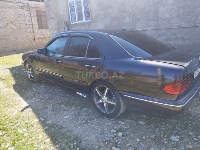 Mercedes E 230 1996, 338,000 km - 2.3 l - Naxçıvan