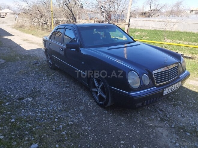 Mercedes E 230 1996, 338,000 km - 2.3 l - Naxçıvan