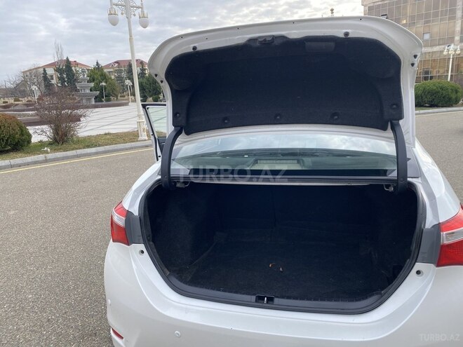 Toyota Corolla 2014, 304,000 km - 1.6 л - Ucar